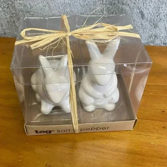 Tag Bunny‎ salt & pepper shaker set new in box - Picture 10 of 12